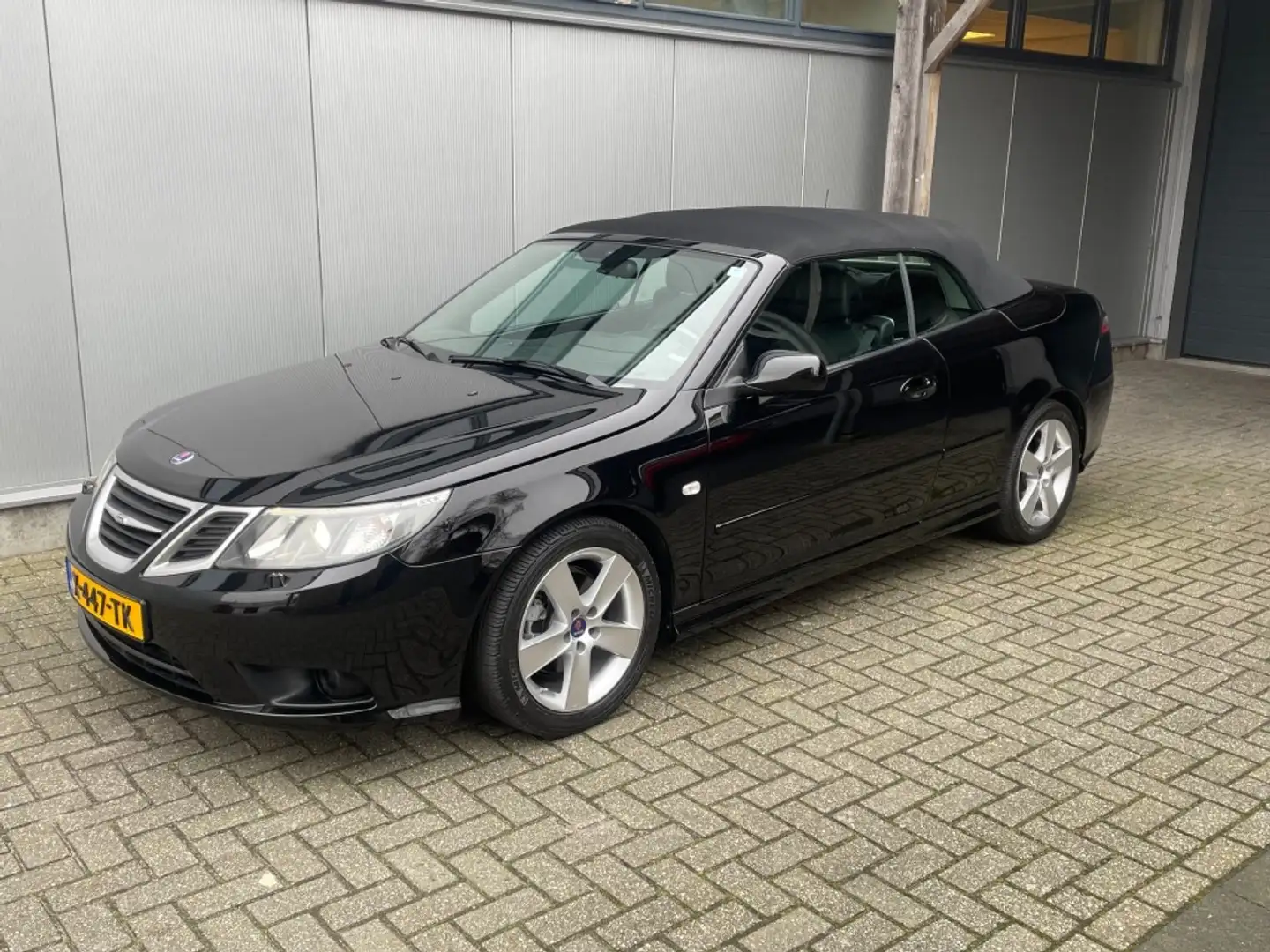 Saab 9-3 9-3 Cabrio 2.0T Automaat 210PK Zwart - 1