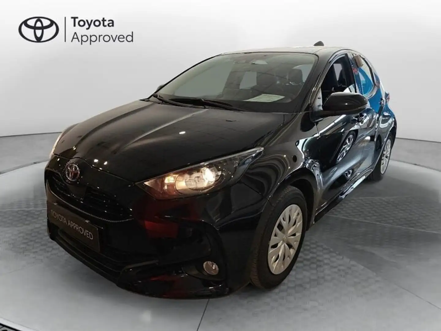 Toyota Yaris 1.5 Hybrid 5 porte Active Nero - 1