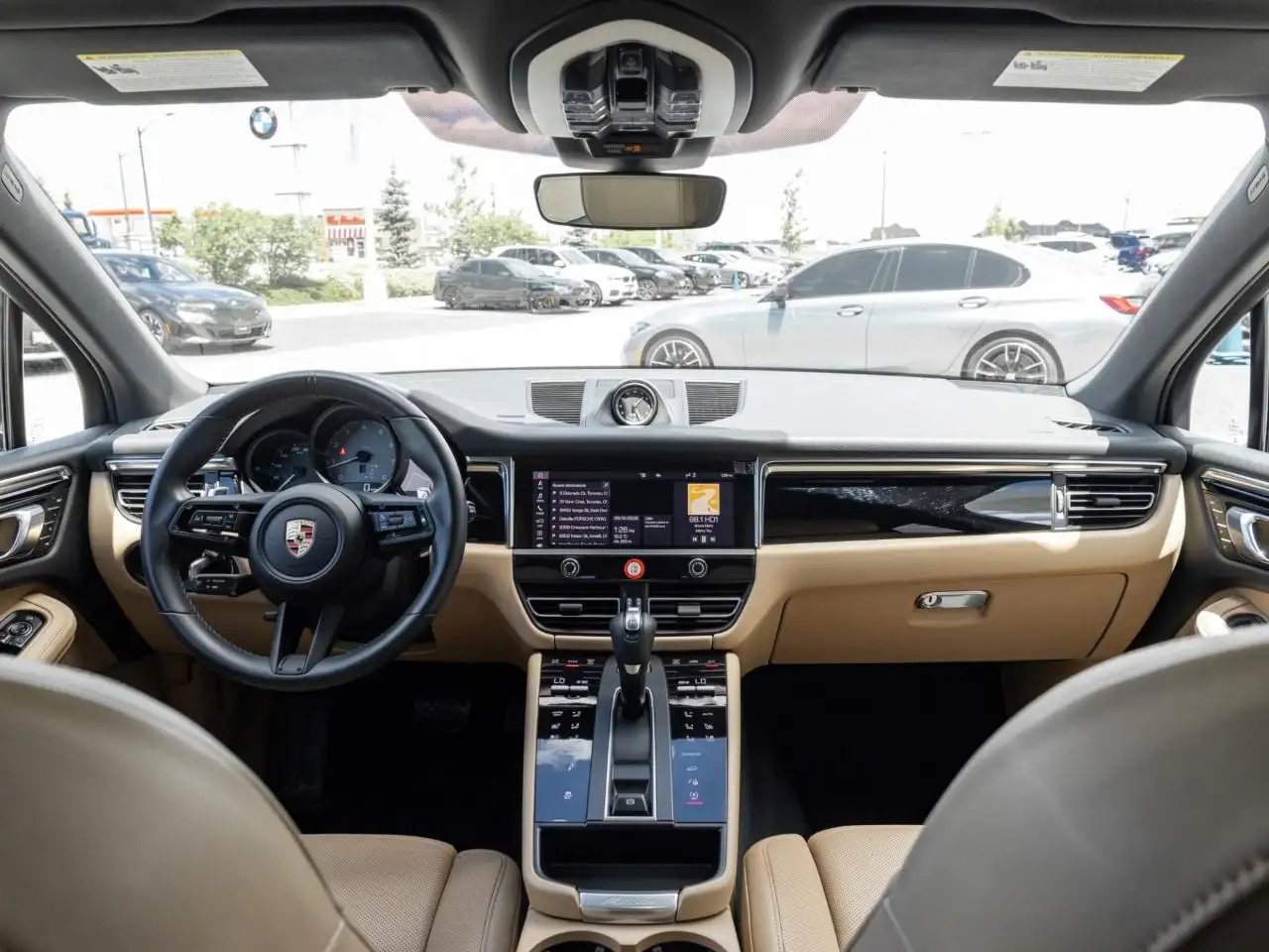 Porsche Macan photo Porsche Macan