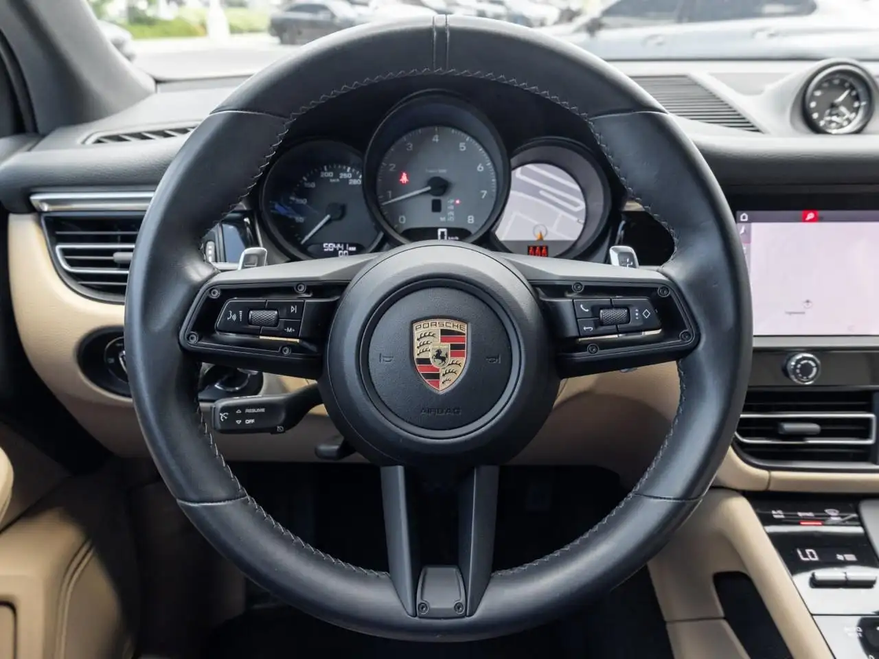 Porsche Macan photo Porsche Macan