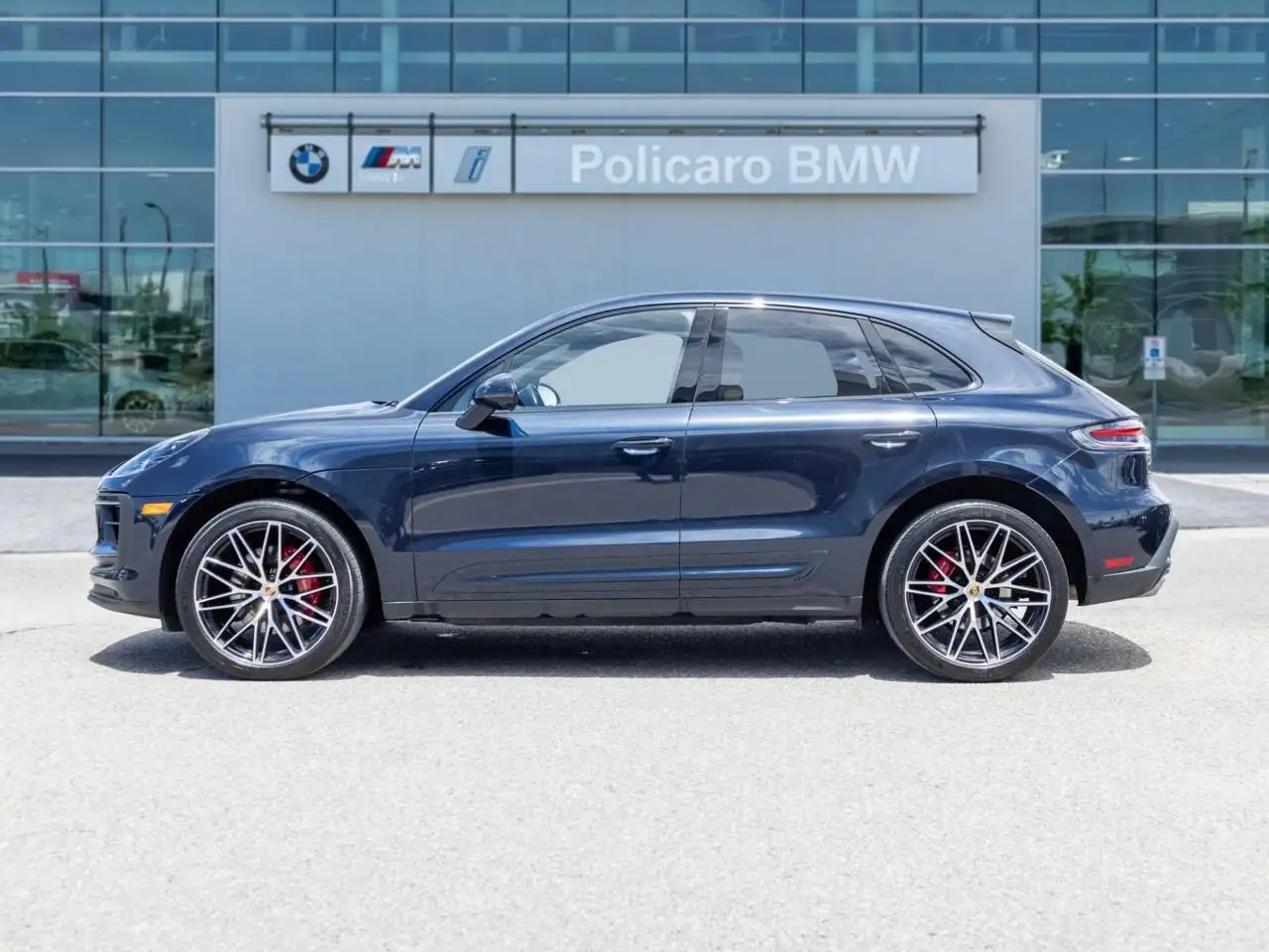 Porsche Macan photo Porsche Macan