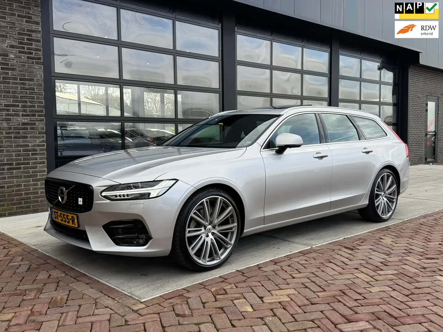 Volvo V90 2.0 T4 R-Design Polestar Engineered | VOL! | Leer Grijs - 1