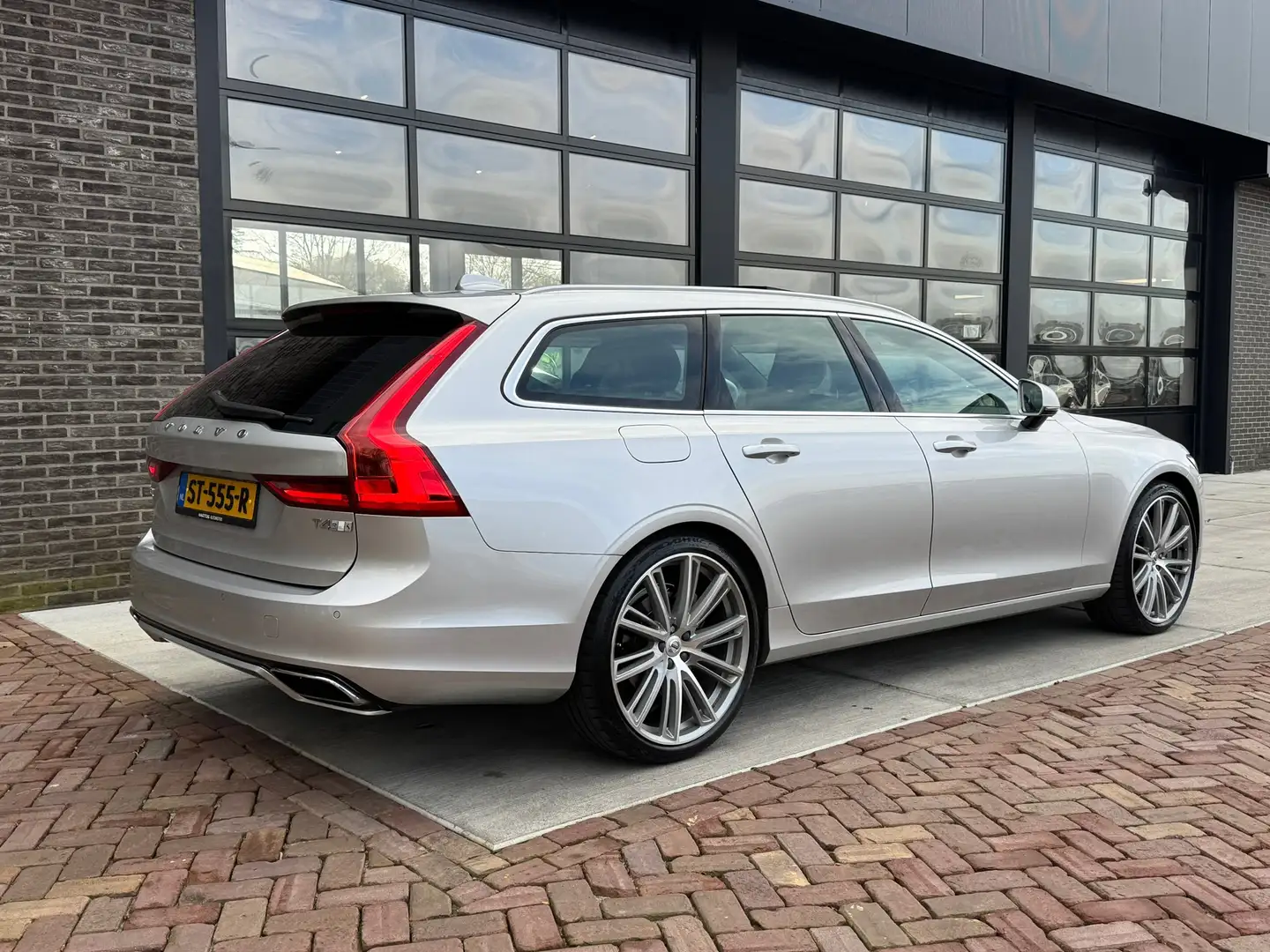 Volvo V90 2.0 T4 R-Design Polestar Engineered | VOL! | Leer Grijs - 2