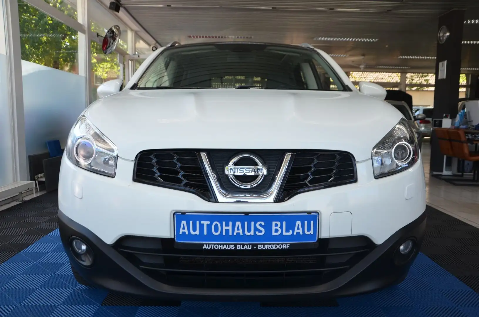 Nissan Qashqai Tekna 4X4 *LEDER*XENON*PANORAMA*AHK* Wit - 2