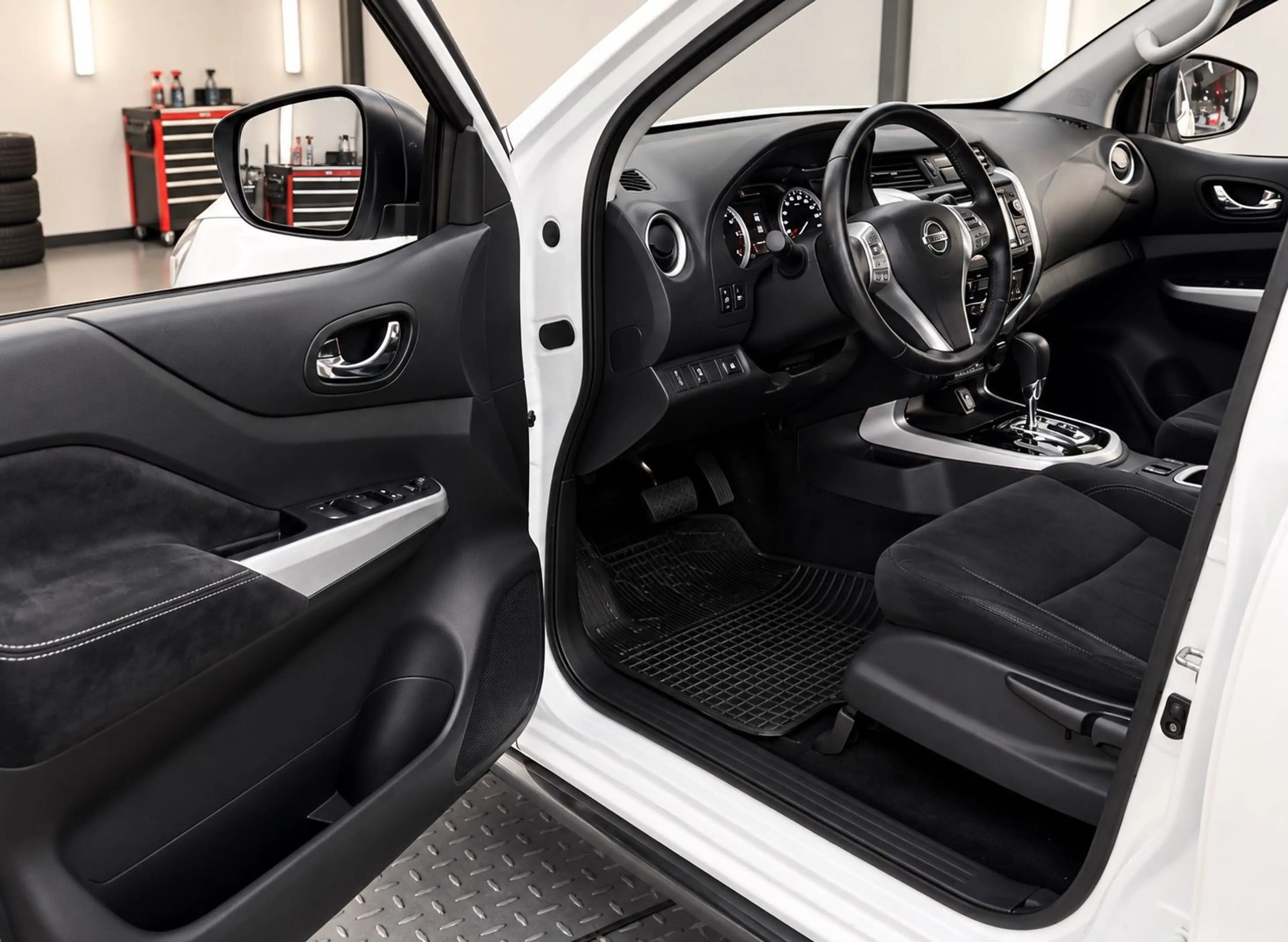 Nissan Navara NP300 N-Connecta Double Cab 4x4 — photo 13