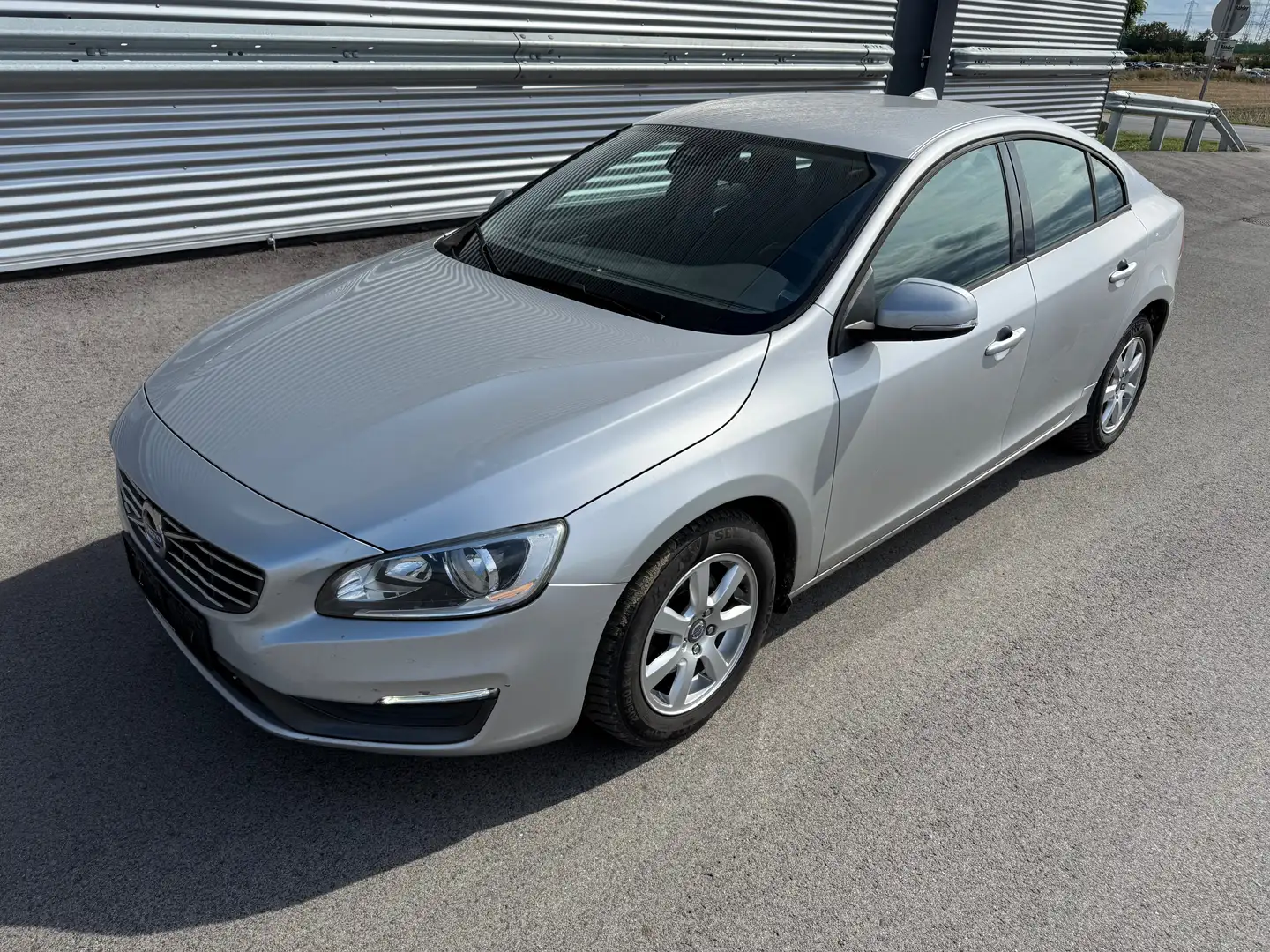 Volvo S60 T3 Kinetic ID:35 Argent - 1