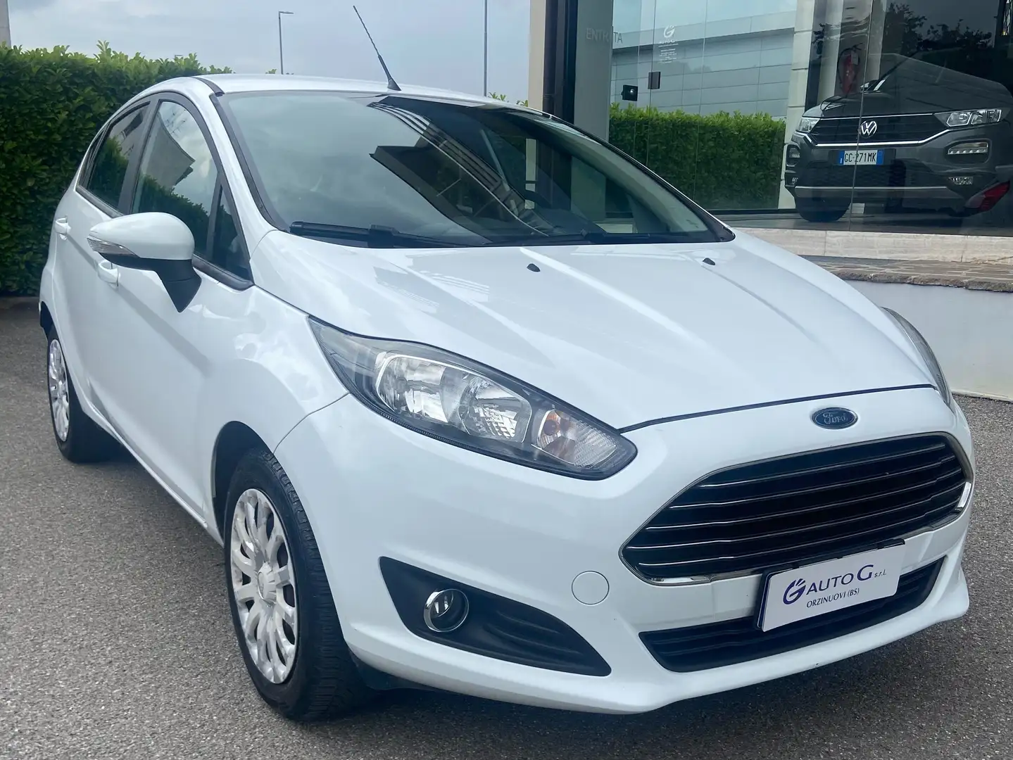 Ford Fiesta Fiesta 5p 1.4 Titanium Gpl 92cv Bianco - 2
