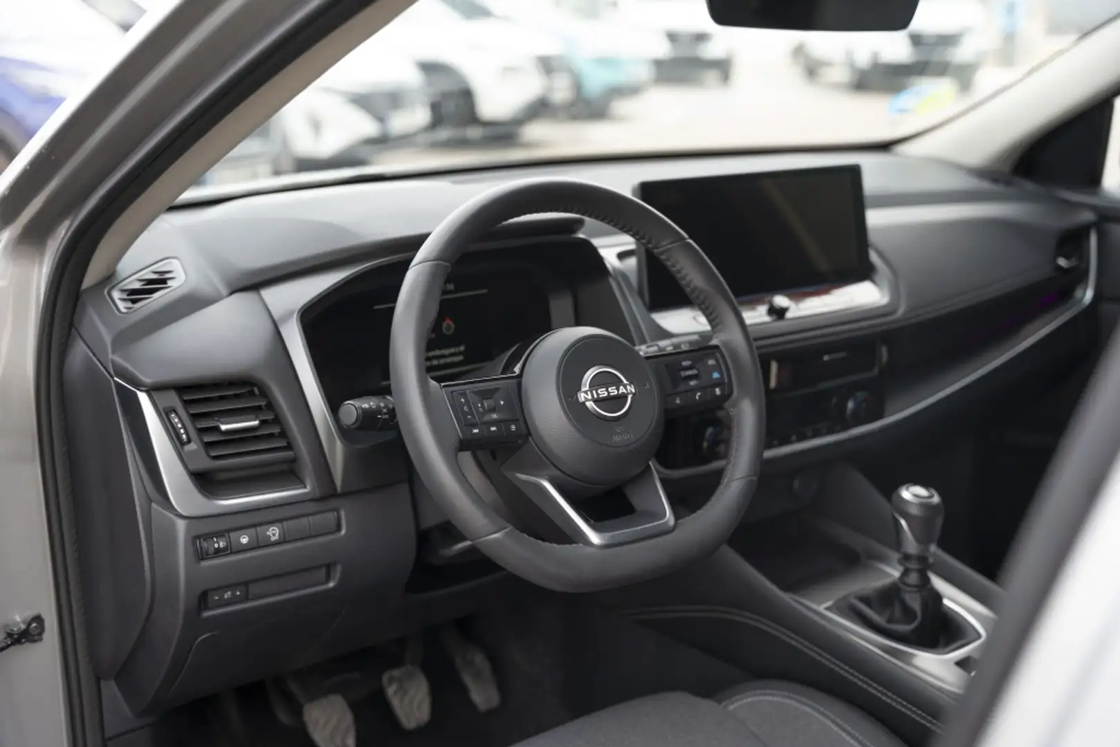 Nissan Qashqai 1.3 DIG-T mHEV 12V N-Connecta 4x2 103kW Plateado - 2