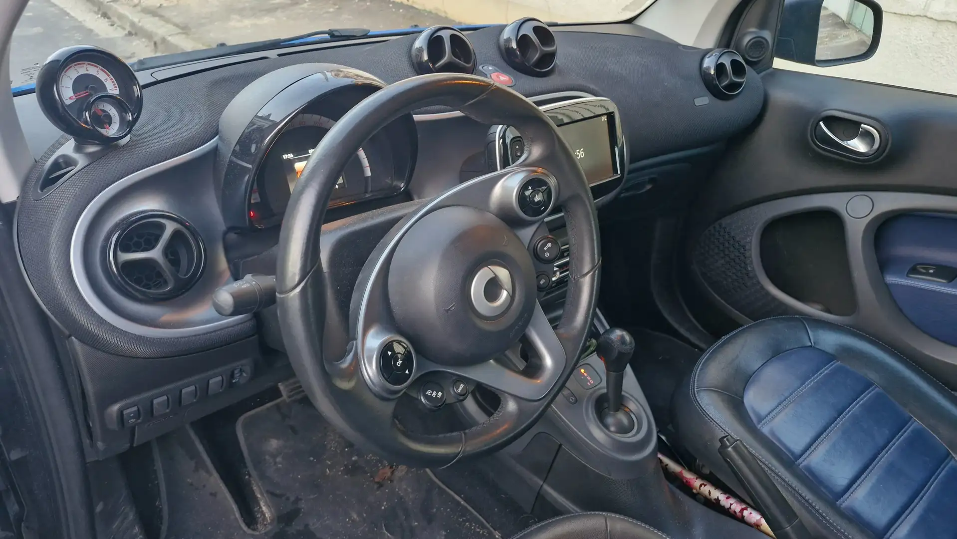 smart forTwo Coupé 0.9 90 ch S Bleu - 2