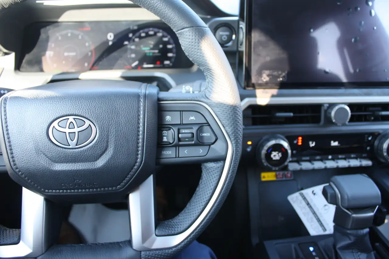 Toyota Tacoma снимка Toyota Tacoma