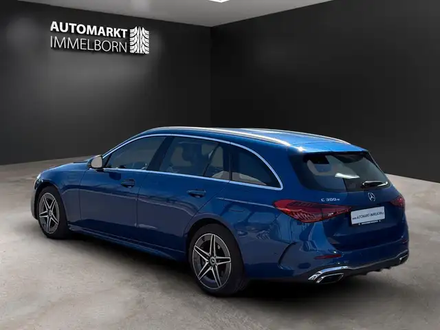 Mercedes-Benz C-Class view 5