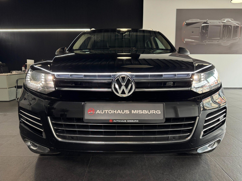 Volkswagen Touareg V6 FSI Exclusive R-Line/24Zoll+Dynaudio — photo 2