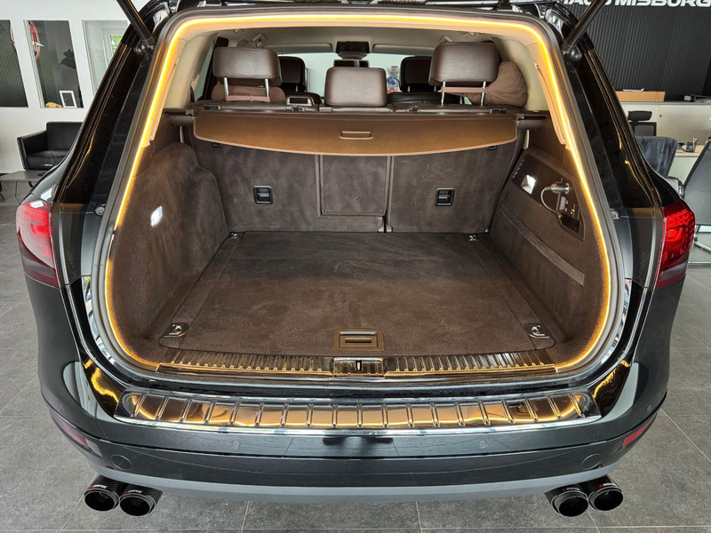 Volkswagen Touareg V6 FSI Exclusive R-Line/24Zoll+Dynaudio — photo 9