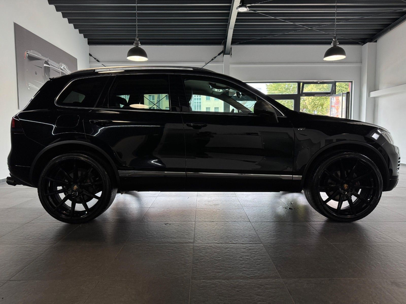 Volkswagen Touareg V6 FSI Exclusive R-Line/24Zoll+Dynaudio — photo 4