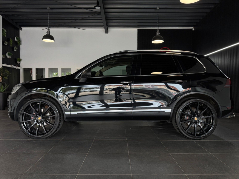 Volkswagen Touareg V6 FSI Exclusive R-Line/24Zoll+Dynaudio — photo 8
