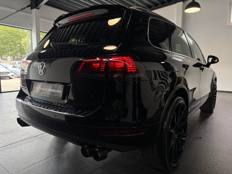 Volkswagen Touareg V6 FSI Exclusive R-Line/24Zoll+Dynaudio — photo 5