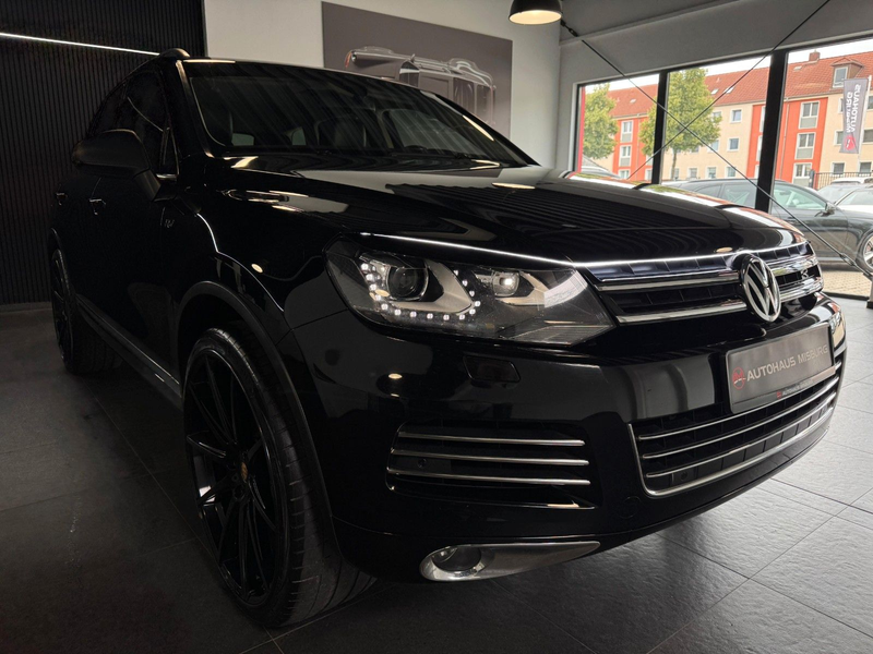 Volkswagen Touareg V6 FSI Exclusive R-Line/24Zoll+Dynaudio — photo 3
