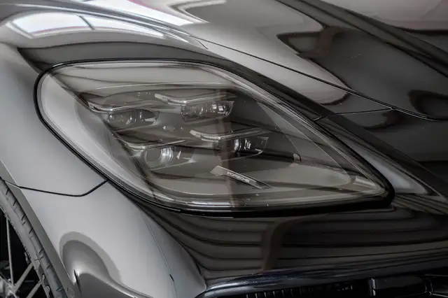 Porsche Panamera view 13