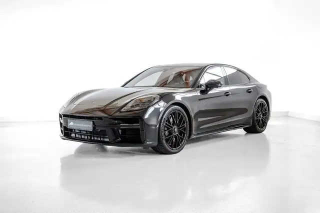 Porsche Panamera view 3