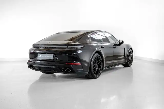 Porsche Panamera view 6