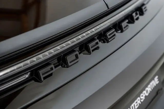 Porsche Panamera view 11