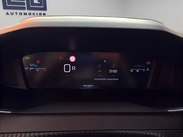 Peugeot 2008 view 11