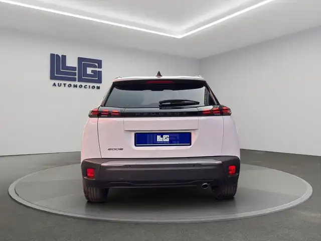 Peugeot 2008 view 6