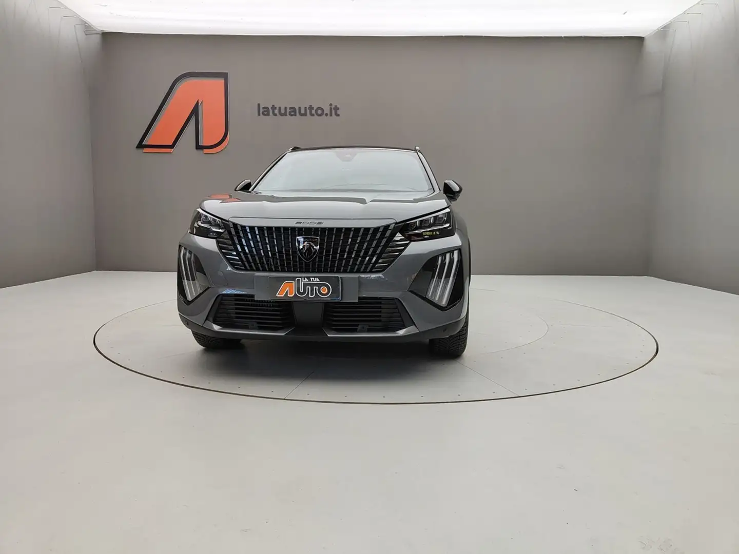 Peugeot 2008 1.5 BLUEHDI 130CV GT EAT8 Šedá - 2