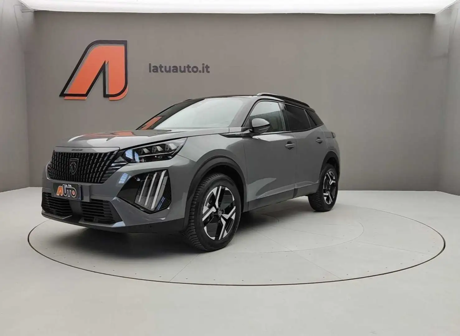 Peugeot 2008 1.5 BLUEHDI 130CV GT EAT8 Šedá - 1