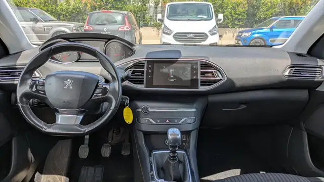 Peugeot 308 view 7