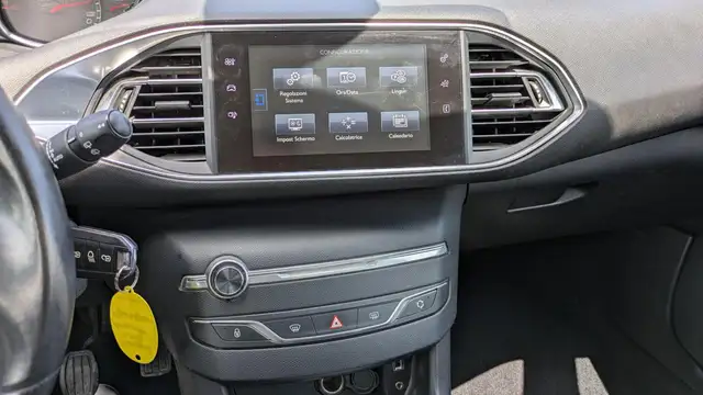 Peugeot 308 view 10