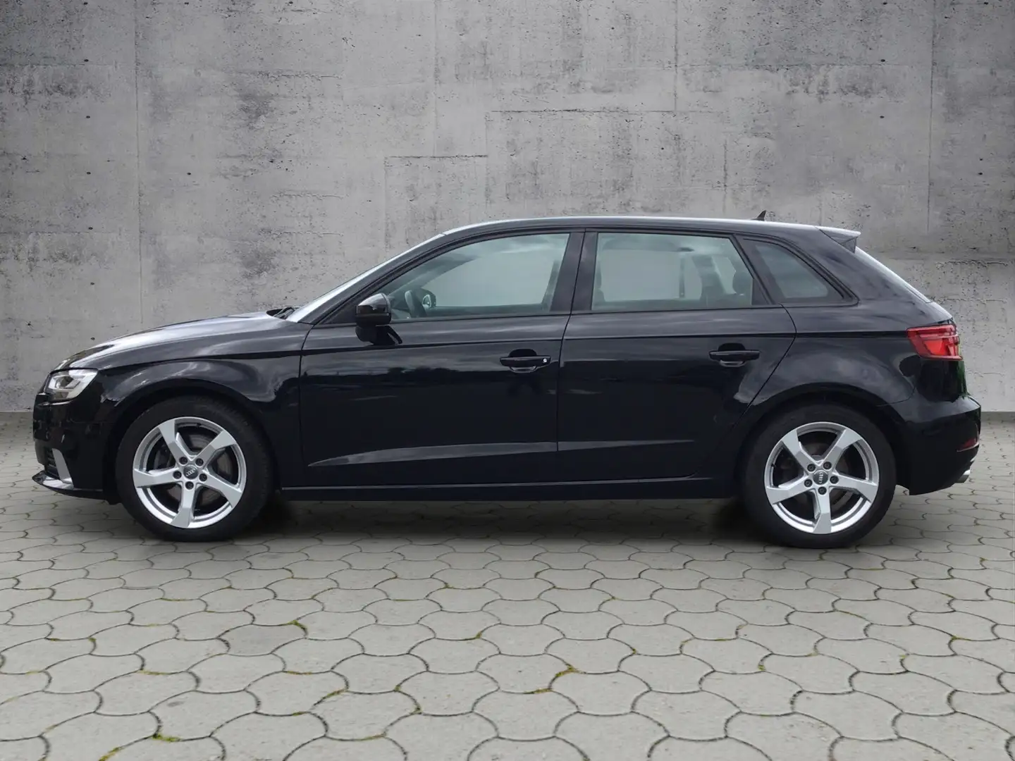Audi A3 Sportback sport 40 TFSI quattro S tronic NAV KLIM Negro - 2