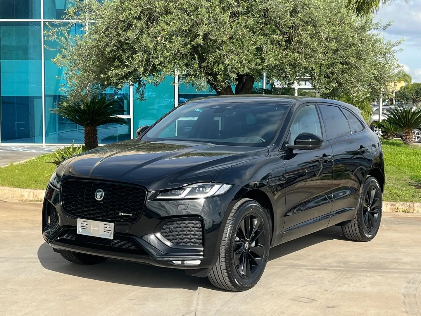Jaguar F-Pace 2.0d R-Dynamic S offerta TStock prezzo imperdibile Zwart - 1