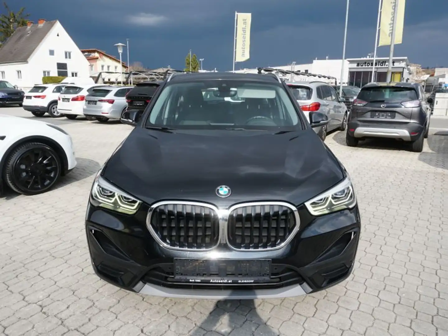 BMW X1 sDrive 18d *18"ALU+LED+NAVI* Schwarz - 2