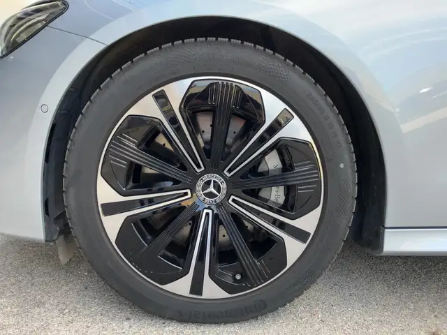 Mercedes-Benz E-Class view 11