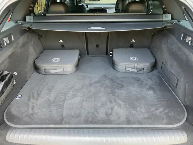 Mercedes-Benz E-Class view 5