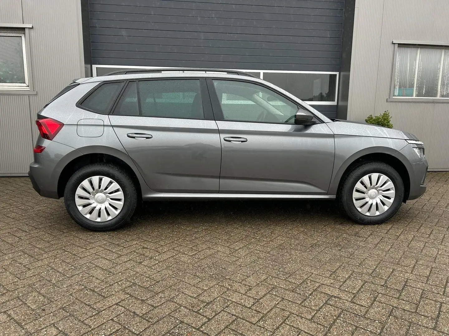 Skoda Kamiq 1.0 TSI 115PS DSG Selection Matrix-LED Sitzheizung Grau - 2