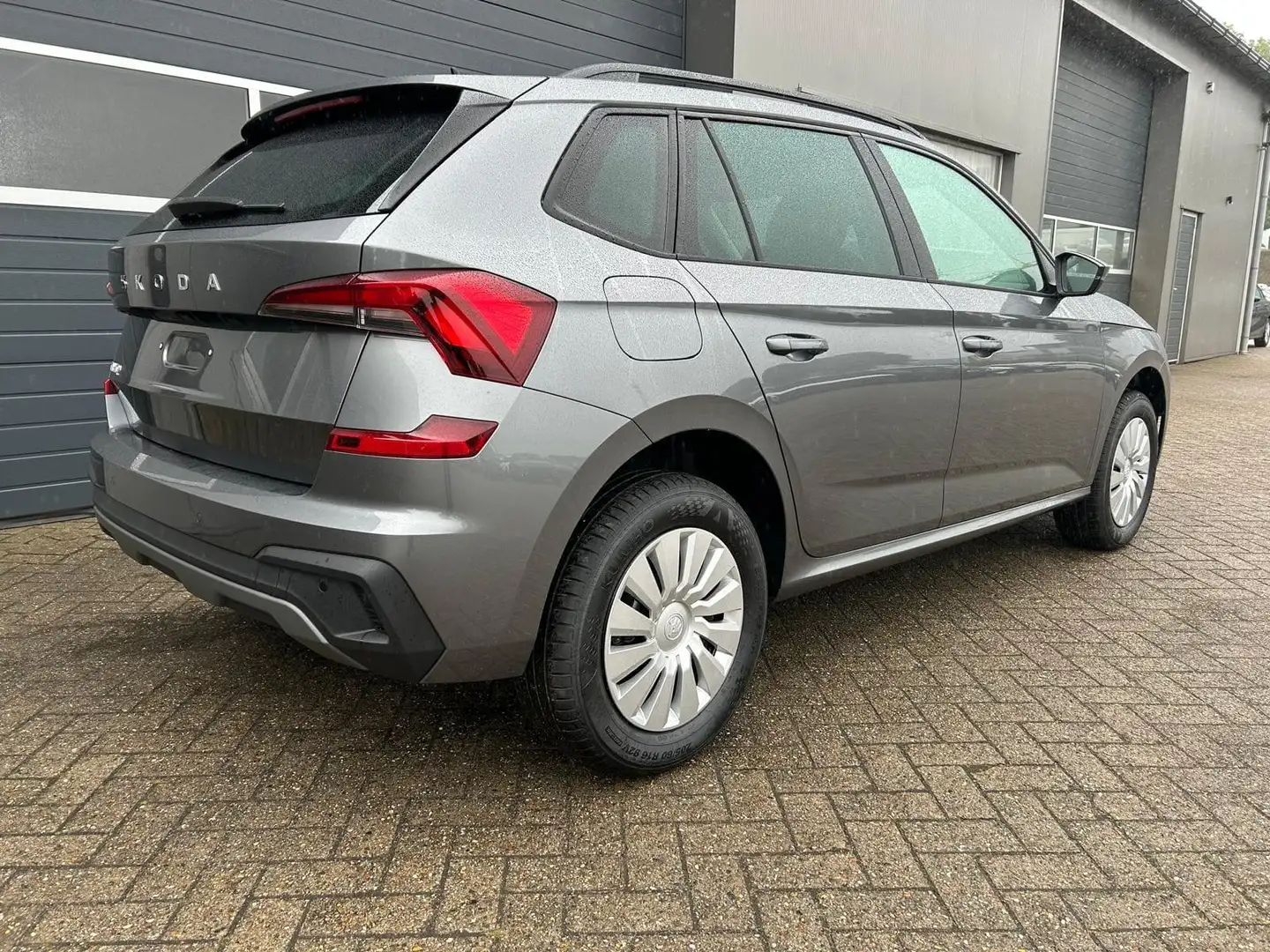 Skoda Kamiq 1.0 TSI 115PS DSG Selection Matrix-LED Sitzheizung Grau - 1