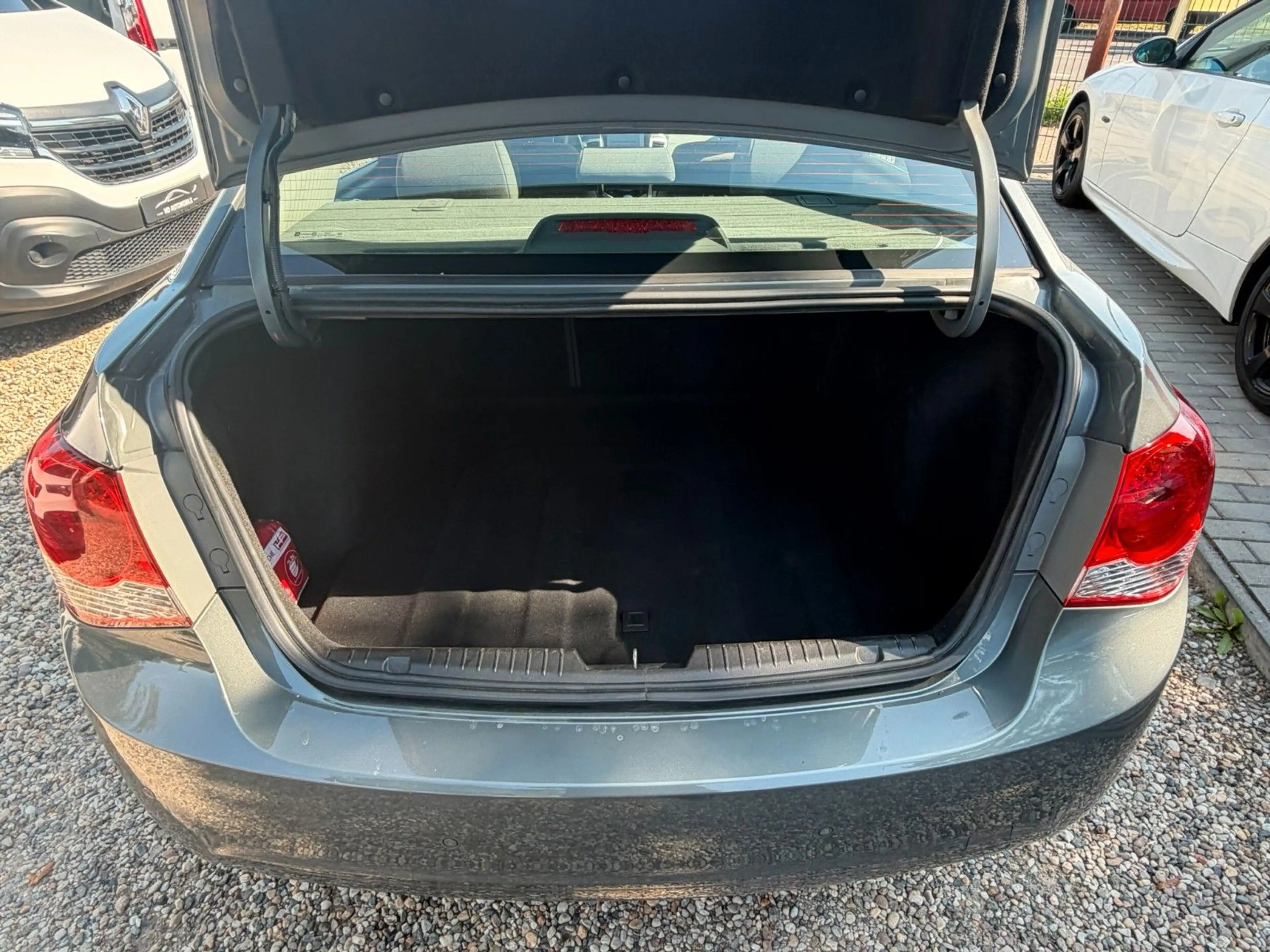 Chevrolet Cruze LT *Aut.*Navi*PDC*MFL* TÜV Neu — photo 8