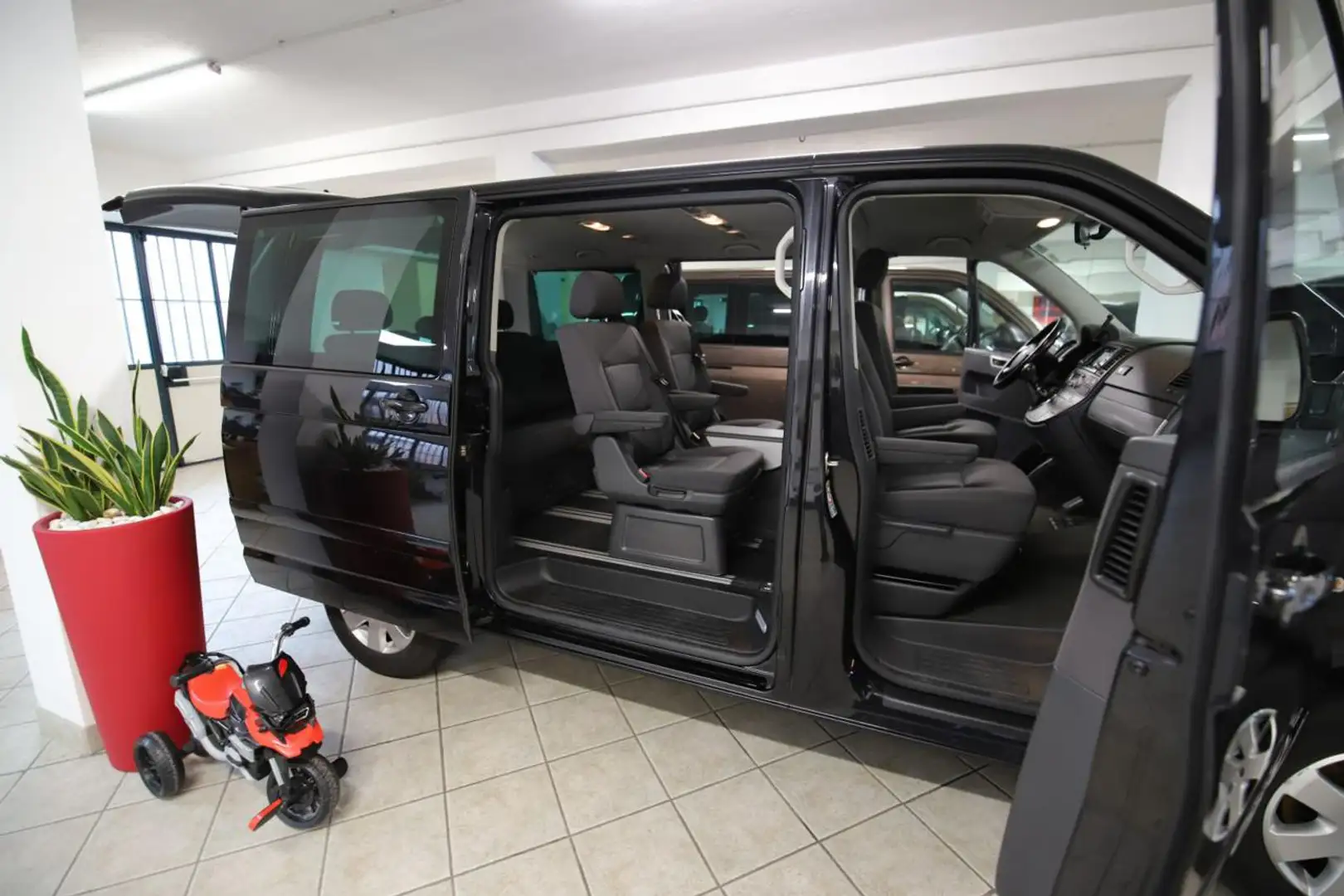 Volkswagen T5 VW T5 2.5 Tdi 131cv 7Posti Navi Klima G.traino Negro - 1
