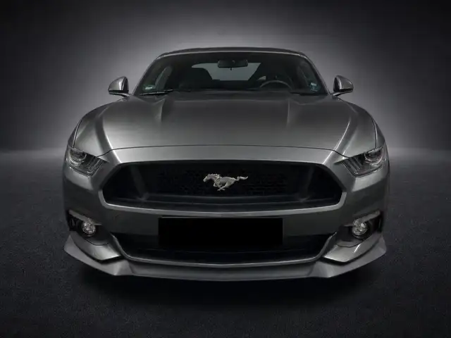 Ford Mustang view 3