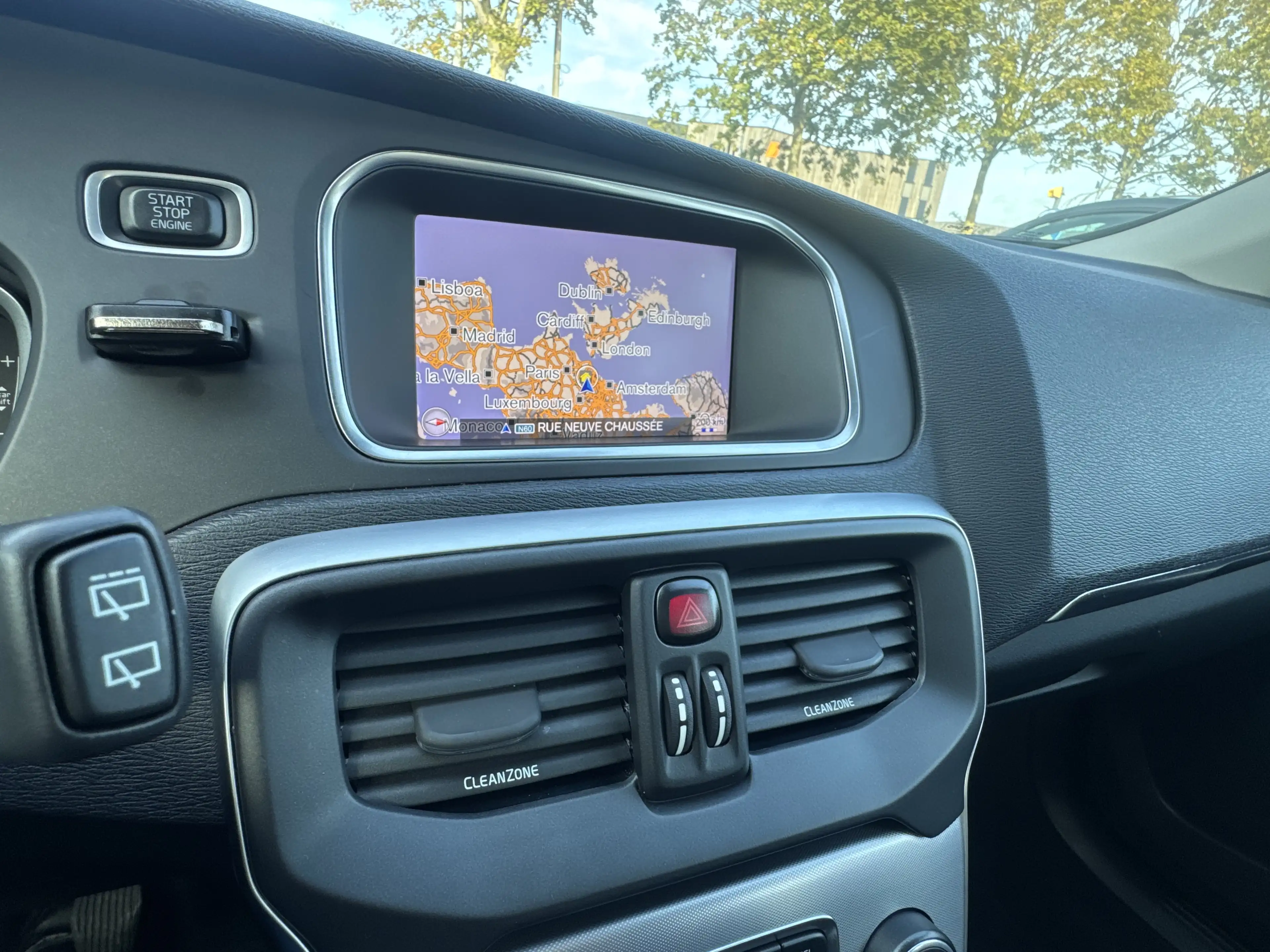 Volvo V40 V40 2.0 D3 Eco Inscription*NAVI*CUIR*LED*FULL CARNET*GARANTIE — photo 11