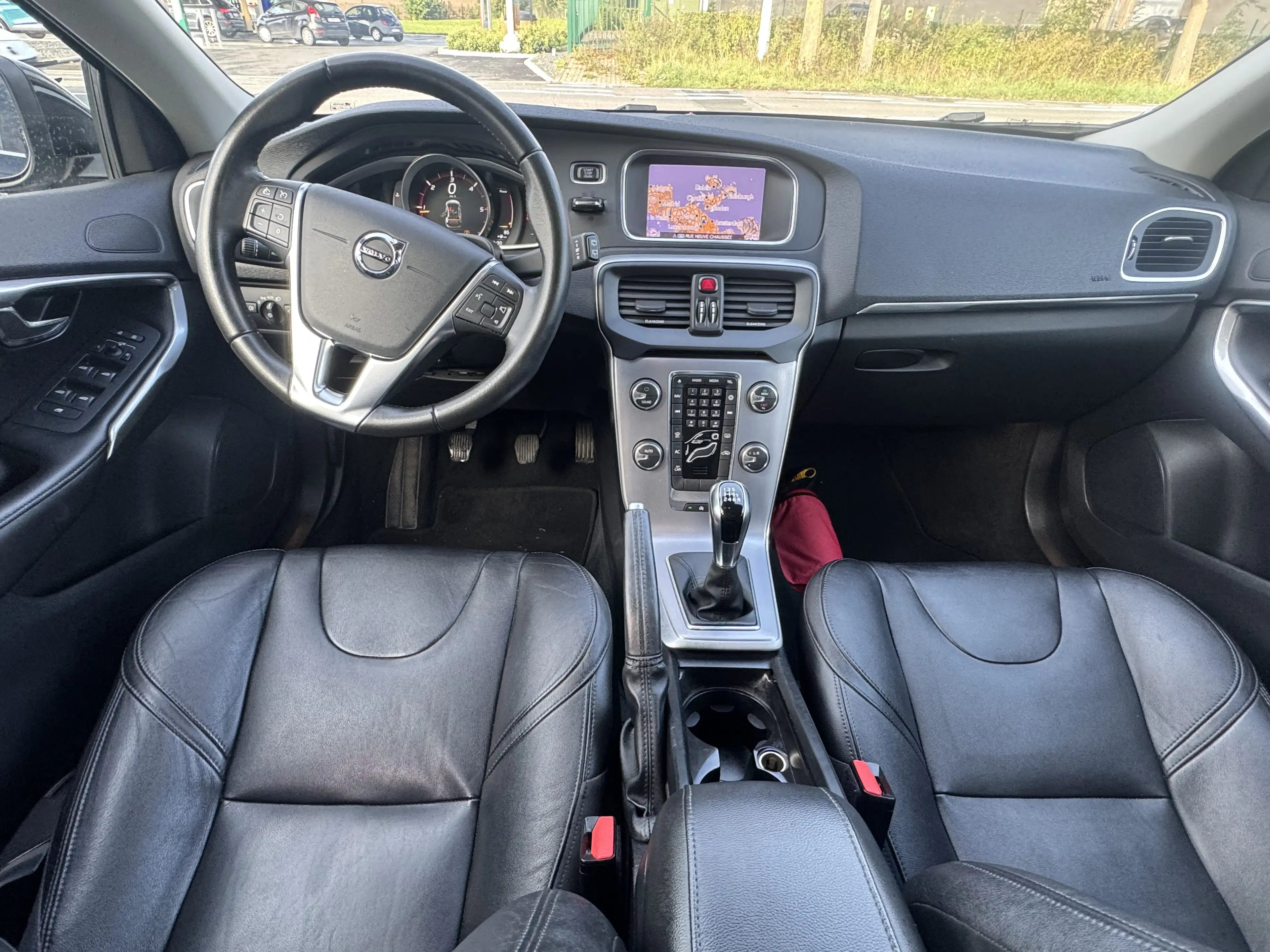 Volvo V40 V40 2.0 D3 Eco Inscription*NAVI*CUIR*LED*FULL CARNET*GARANTIE — photo 8