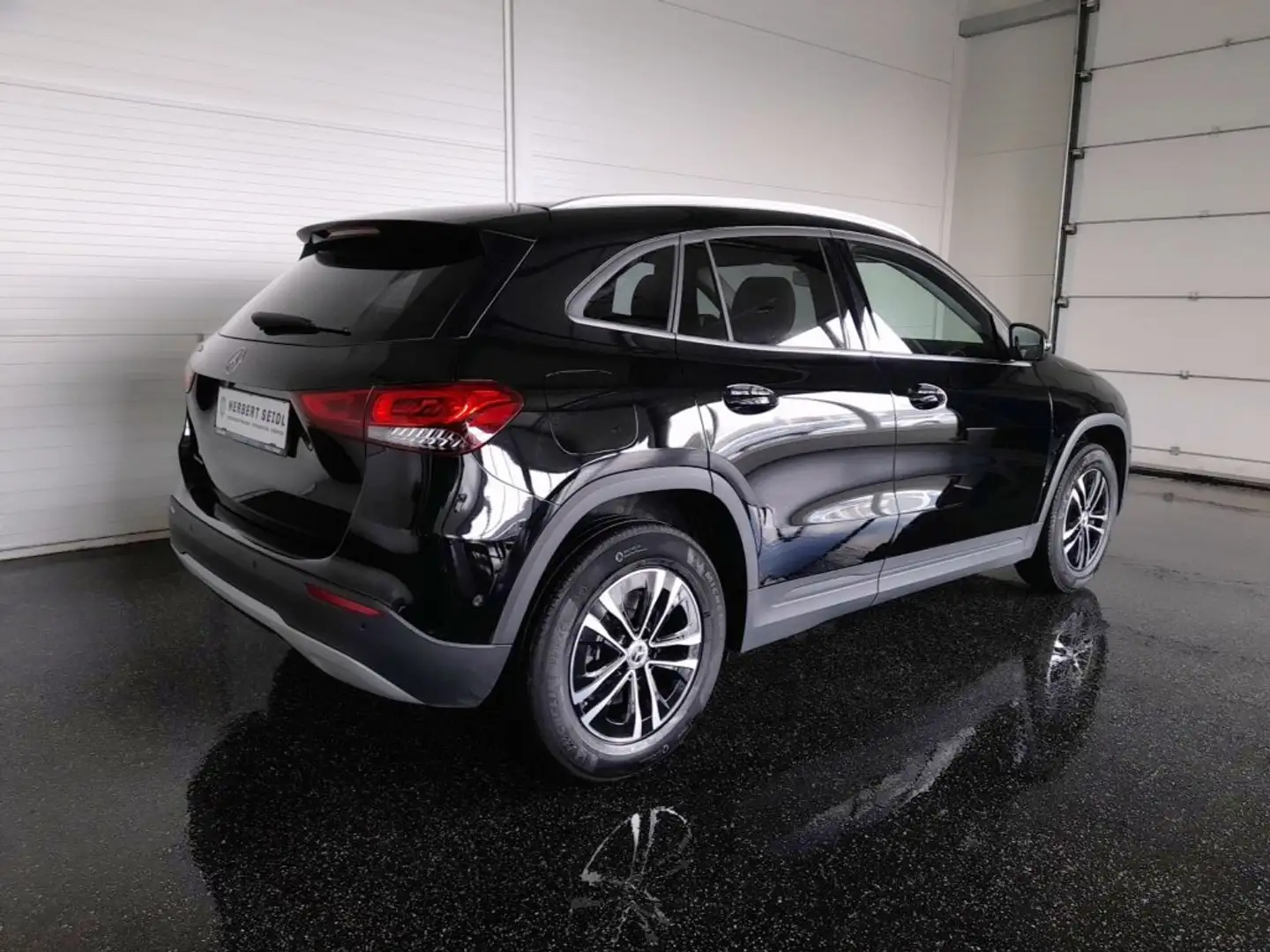 Mercedes-Benz GLA 250 e PHEV Aut *HIGH-PERF. LED / NAVI / VIRTUELL / 360° KAMERA / TEILLEDER / MBUX AUGMENTED REALITY* Schwarz - 2