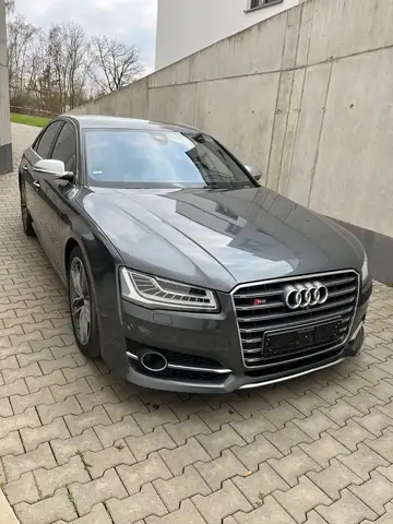 Audi S8 4.0 TFSI quattro