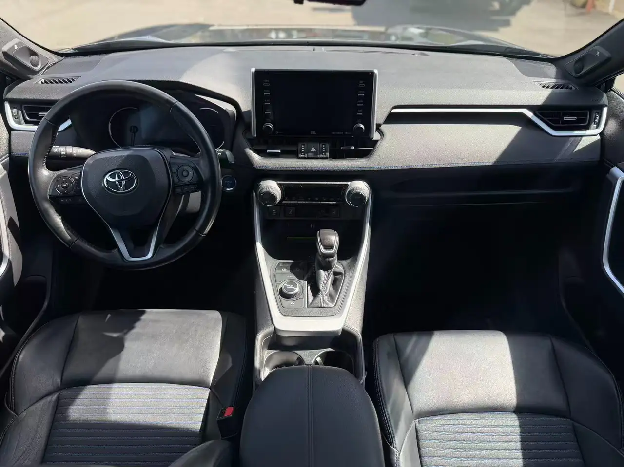 Toyota RAV 4 снимка Toyota RAV 4