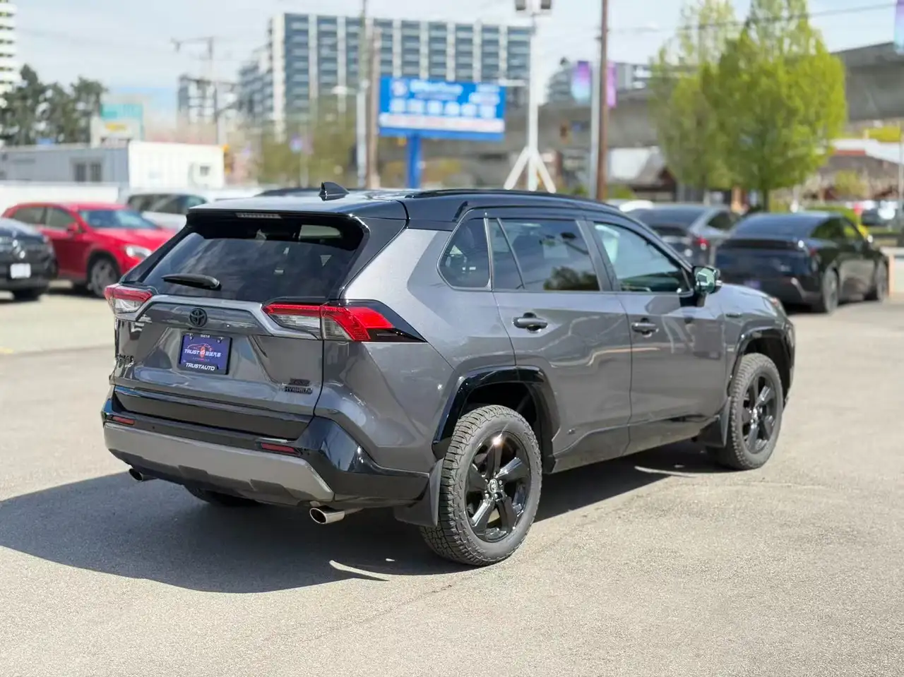 Toyota RAV 4 снимка Toyota RAV 4