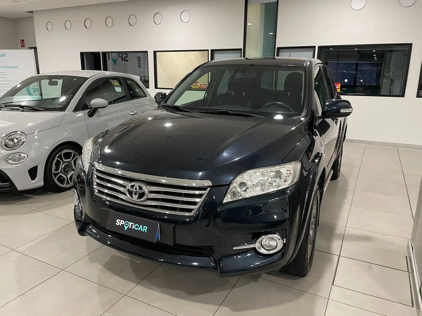 Toyota RAV 4 Rav4 Crossover 2.2 d-cat Style 150cv auto Blauw - 1