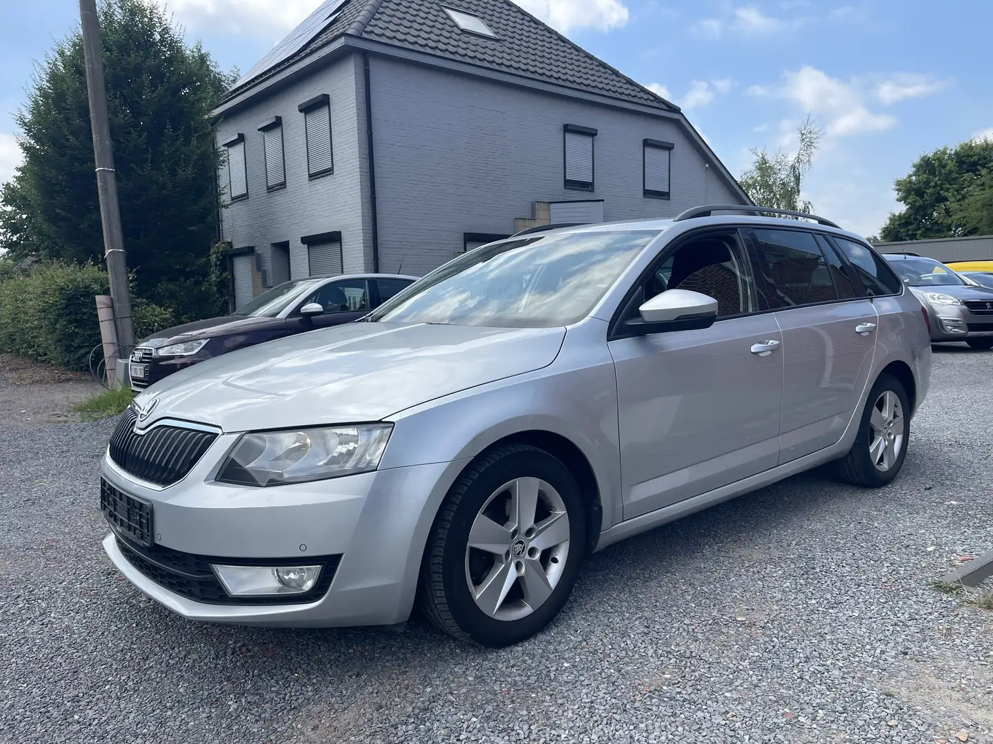 Skoda Octavia 1.6 TDI,Automatique,Gps,Airco,Sensoren,... Gris - 2