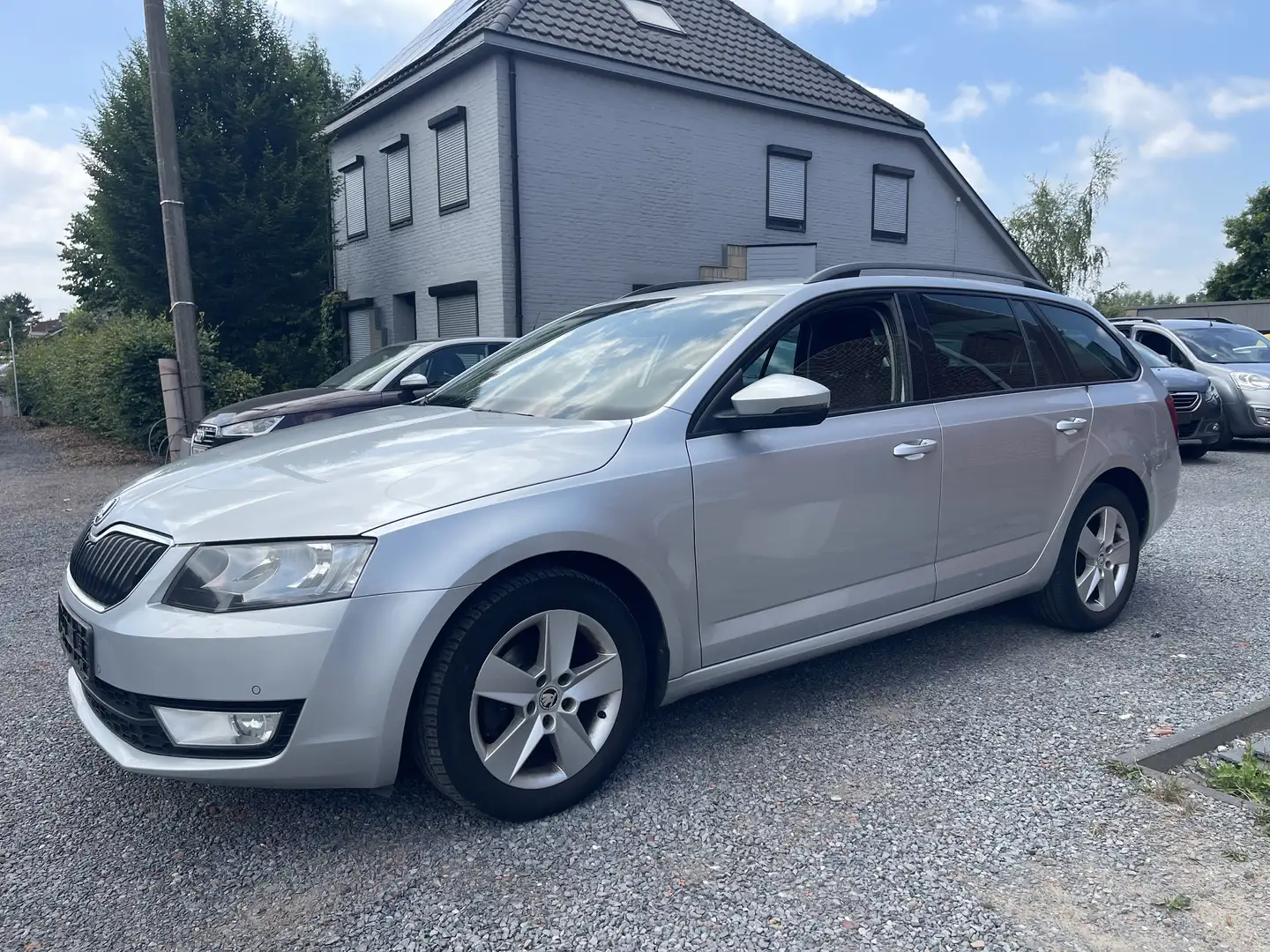 Skoda Octavia 1.6 TDI,Automatique,Gps,Airco,Sensoren,... Gris - 1